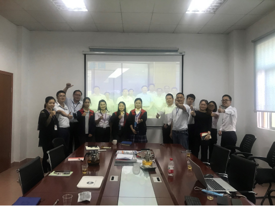 华体会网页版页面登录-华体会(中国)软件与炎墨合影 华体会网页版页面登录-华体会(中国)软件与炎墨合影